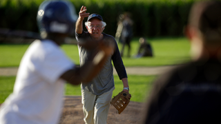 I Could Watch Bernie Sanders Play Competent Softball on a Loop Until I Die